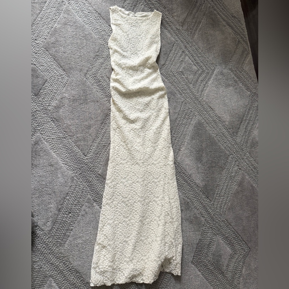 Alice + Olivia lace cream maxi dress. Size 4.